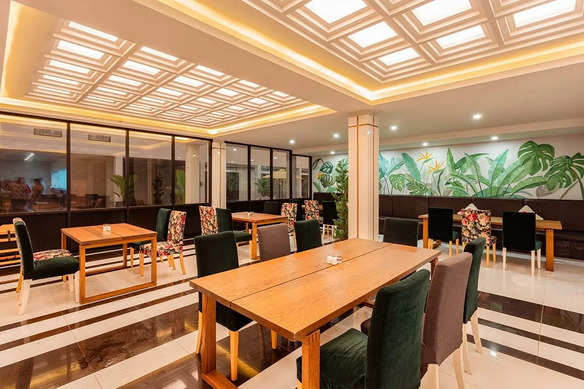 Anona beachfront resort. Anona beachfront phuket resort 4*.