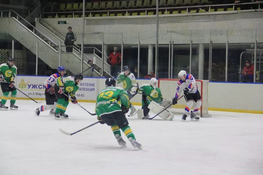 кедр хоккейный клуб. кедр хоккейный клуб. хоккейная команда кедр новоуральск. хк кедр 2011. хк кедр томск.