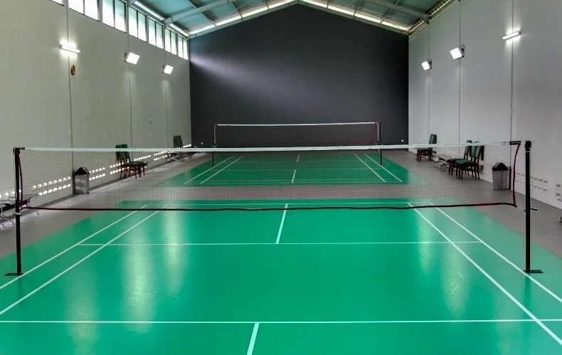 Indoor Badminton Court. Бадминтон в спортзале. Бадминтон зал. Корт для бадминтона