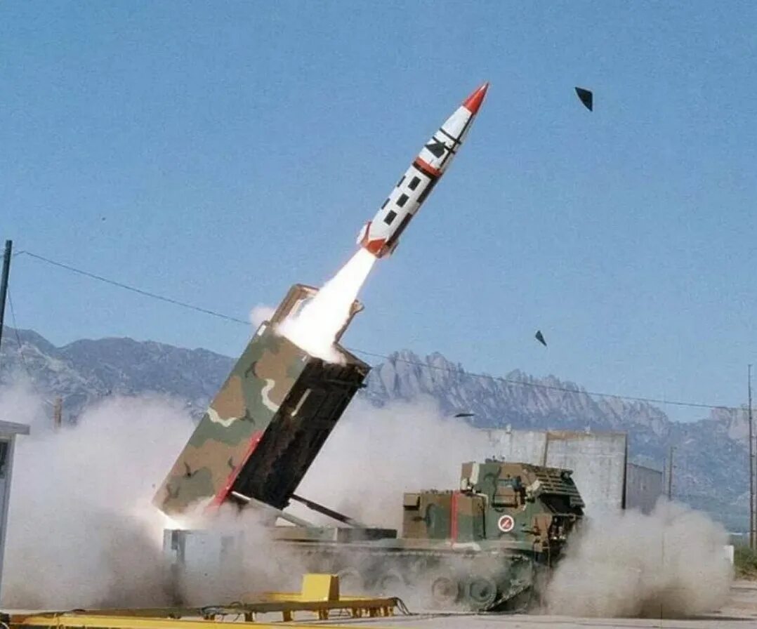 M270 atacms. Ракета атакмс. Mgm-140 atacms. Ракеты politico. Американские ядерные ракеты.