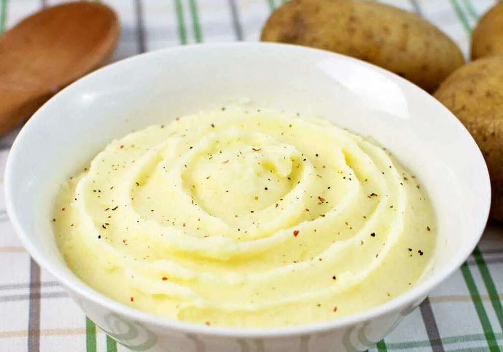 Как делать пюре с молоком. Пюре на молоке. картофельное пюре на молоке. как приготовить вкусное пюре на молоке. как варить пюре на молоке.