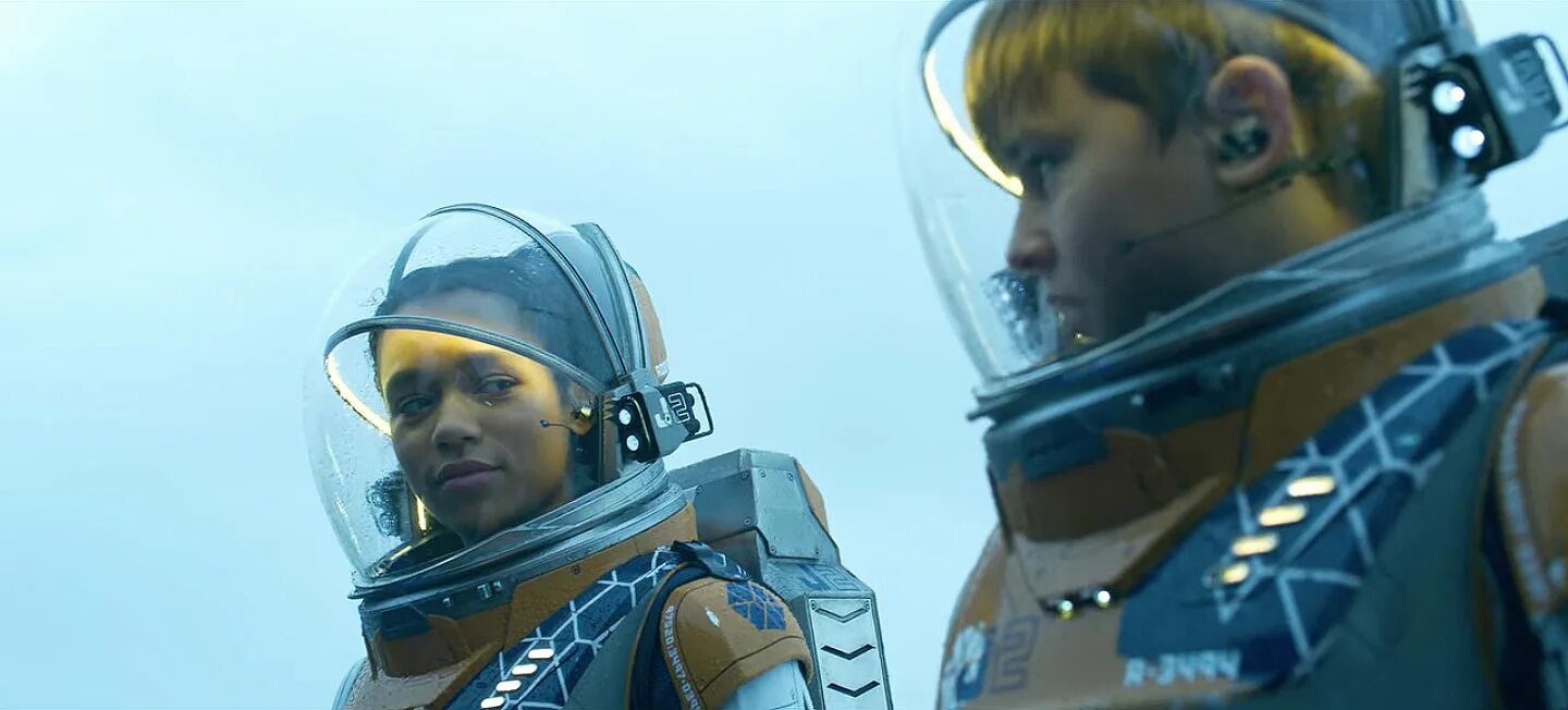 сериал про космос 2023. амелия берстин затерянные в космосе. дуглас 2 пространство. затерянные в космосе нетфликс. затерянные в космосе 2019.