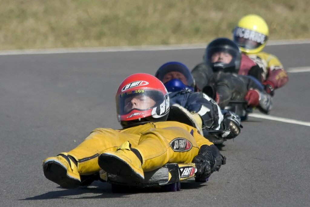 Калифорния стритлагинг. Street luge. Уличный санный спорт. Стритлатинг (стритлюж). Калифорния стритлагинг.