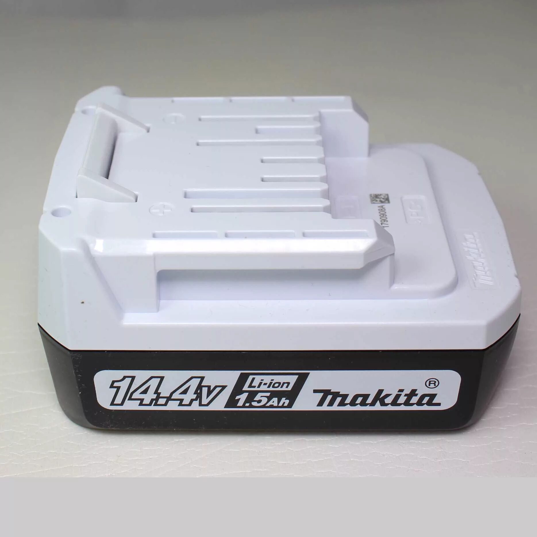 аккумулятор макита ni-mh 1434 193101-2. 5ah makita. 4 1. аккумулятор для шуруповерта макита 14. батарея аккумуляторная li-ion makita 194065-3.