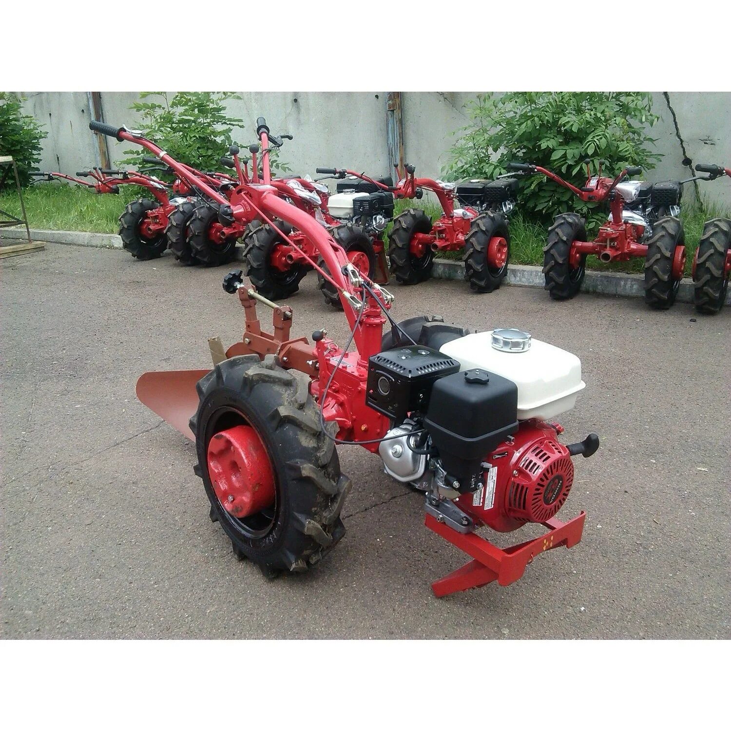 Дизельный мотоблок мтз дд 12. Мотоблок мтз беларус-09н. «беларус-09-н»/«мтз». Мотоблок мтз фото. Мотоблок беларус 09н дшв.