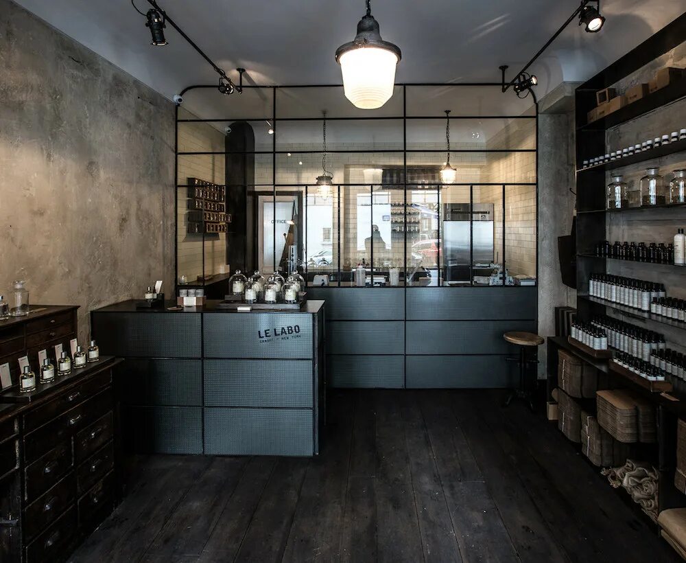 Le Labo магазин. Le Labo дизайн. Ле Лабо интерьер магазина. Мойка для барбершопа. Le boutique