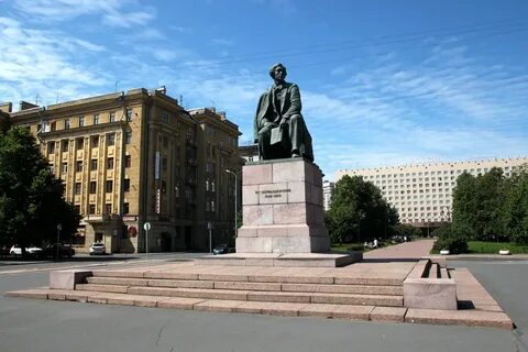 Памятник гостиницы