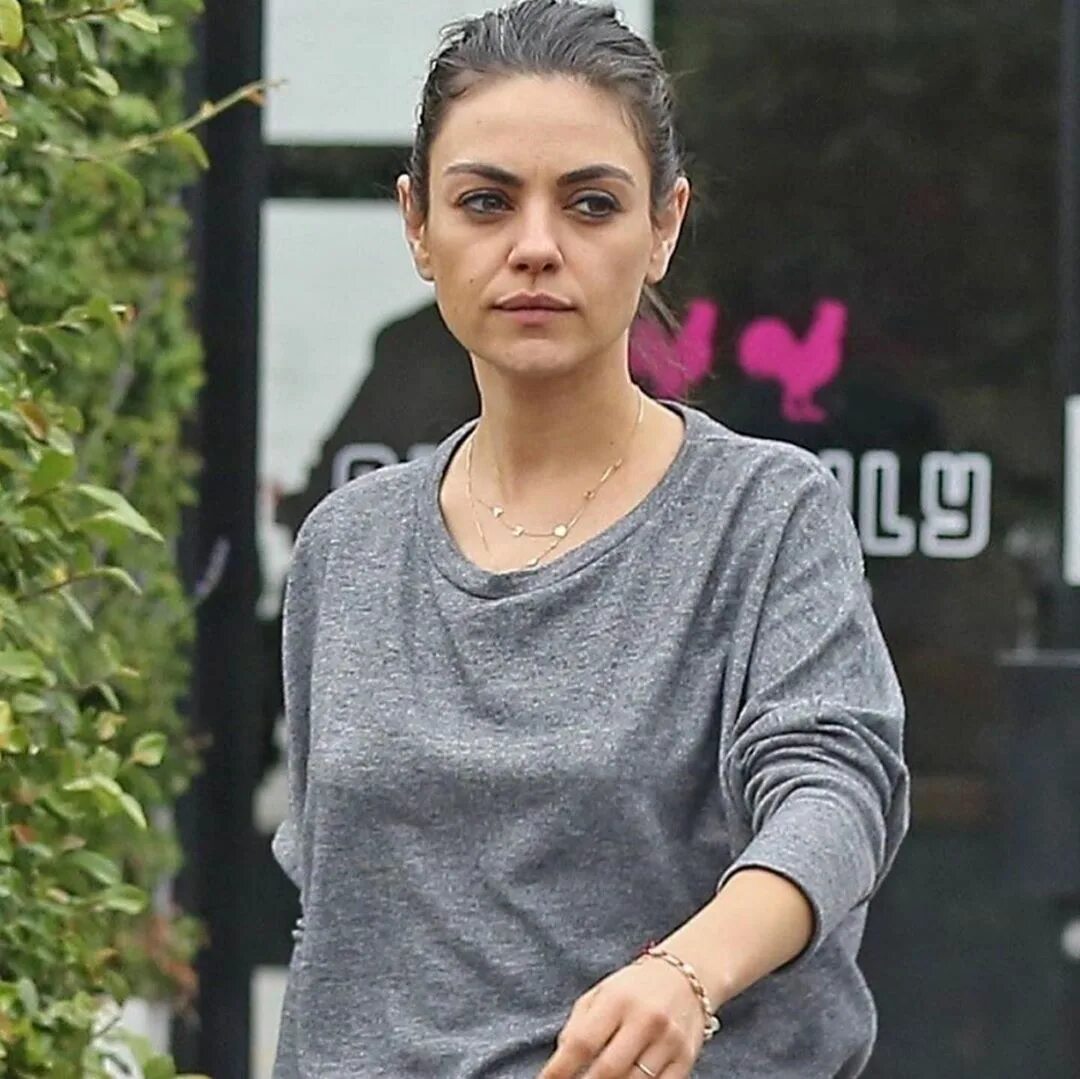 фото милы кунис сейчас. мила кунис 2022. мила кунис без макияжа 2021. мила кунис. мила кунис сейчас 2022.