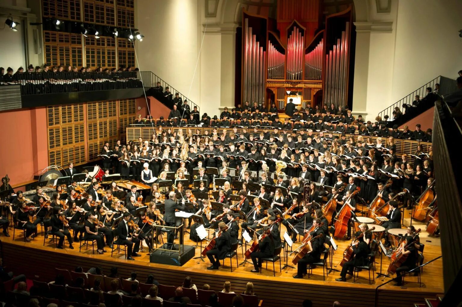 Шелдонский театр в оксфорде. Вгик факультет звукорежиссуры. Чайковский выпускник консерватории. Факультеты музыкального университета. Музыкальный вуз.