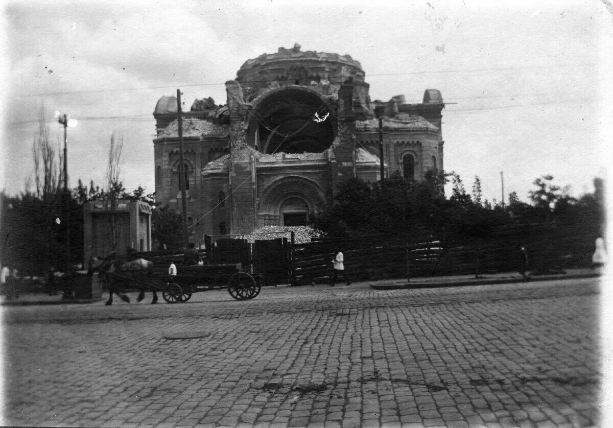 Памятник который был разрушен в 1930 годы