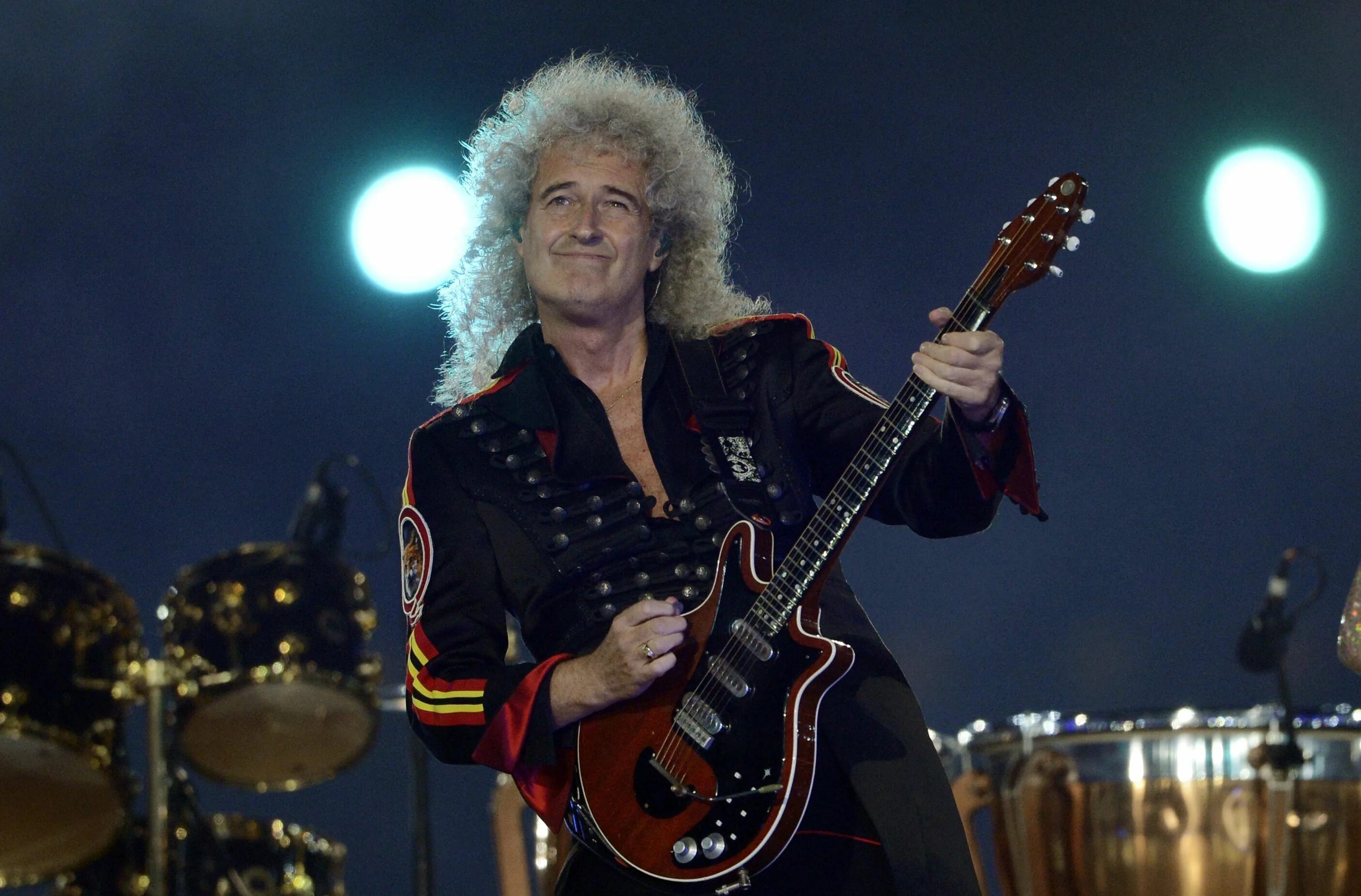 Гитарист квин. Брайан мэй. группа квин брайан мэй. гитарист queen брайан мэй. брайан мэй астрофизик.
