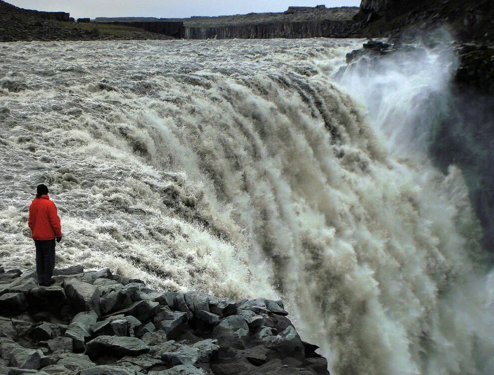 Могучие водопады. Водопад Деттифосс. Водопад Деттифосс (Dettifoss),. Самый мощный в Европе водопад Деттифосс. Самыйэ мошныйэ водопал.