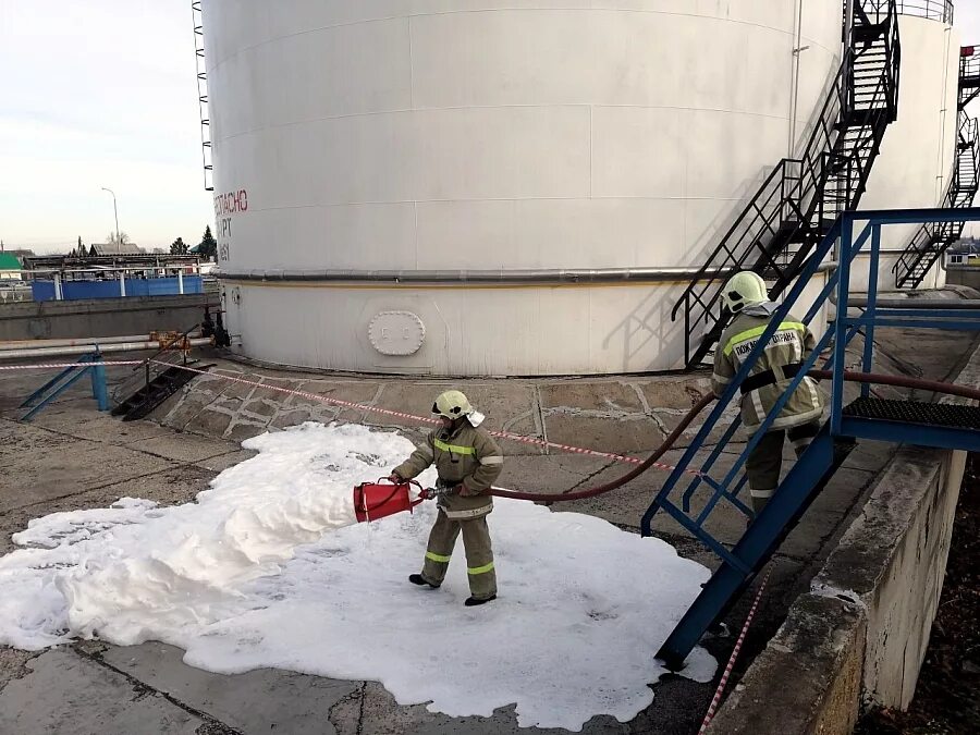 Демонтаж мазутных резервуаров. Ликвидация резервуара. Зачистка рвс от нефтепродуктов. Резервуары 2000 и резервуарные парки. Лакокрасочные покрытия для резервуаров.