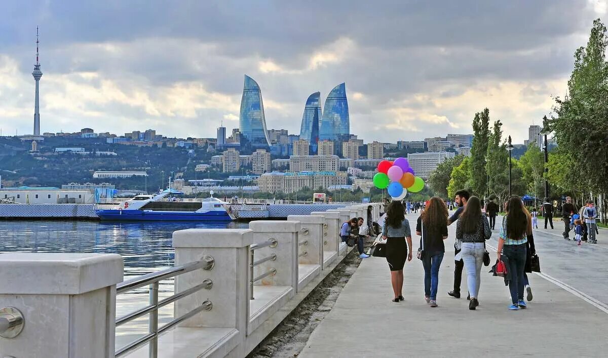 Республика азербайджан море. Набережная баку азербайджан. набережная баку 2025. баку набережная бульвар. набережная каспия в баку.