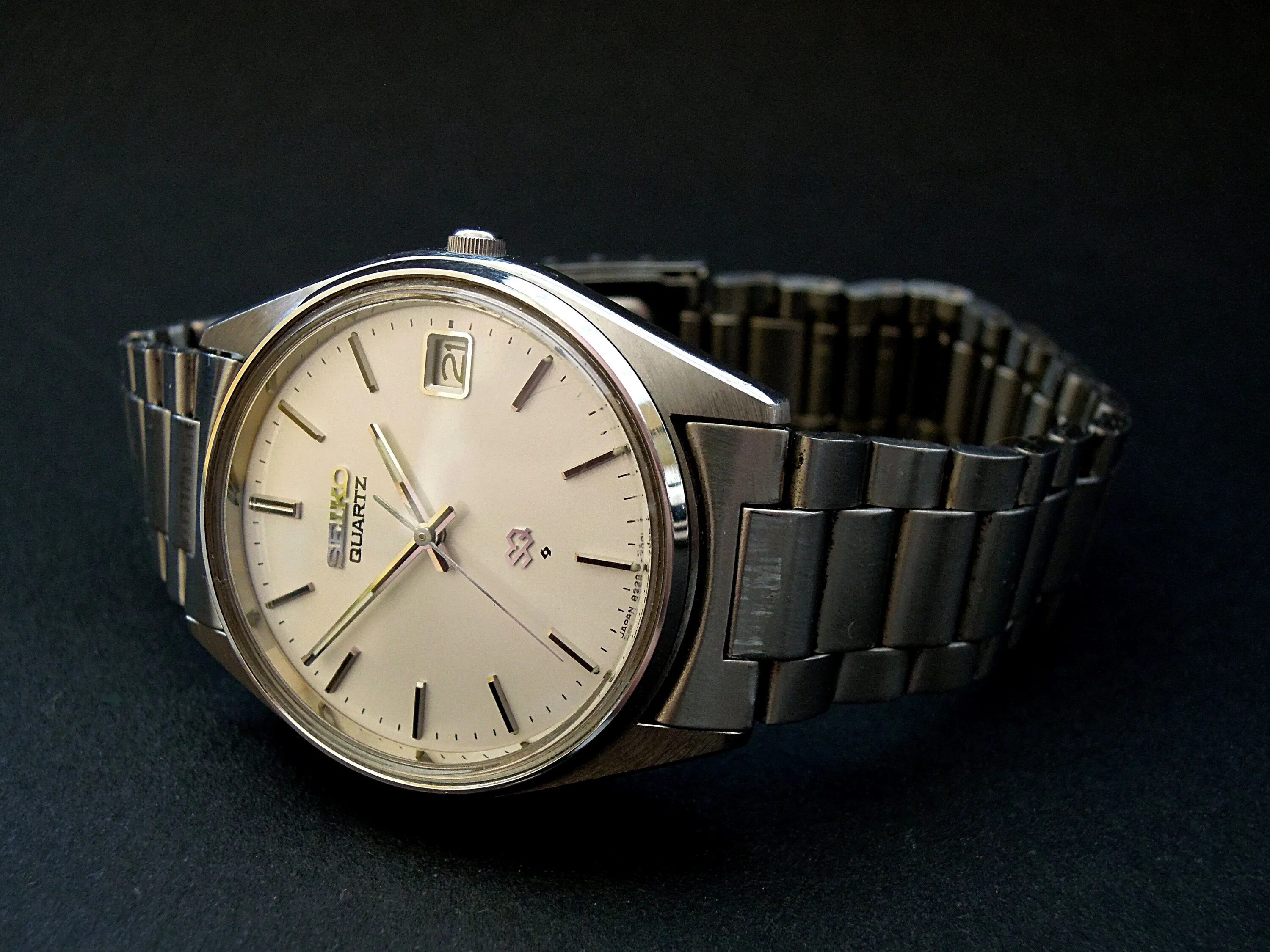 Seiko quartz. Кварцевая сейко. Часы seiko quartz. Grand seiko sbgx063. Seiko sgg715.
