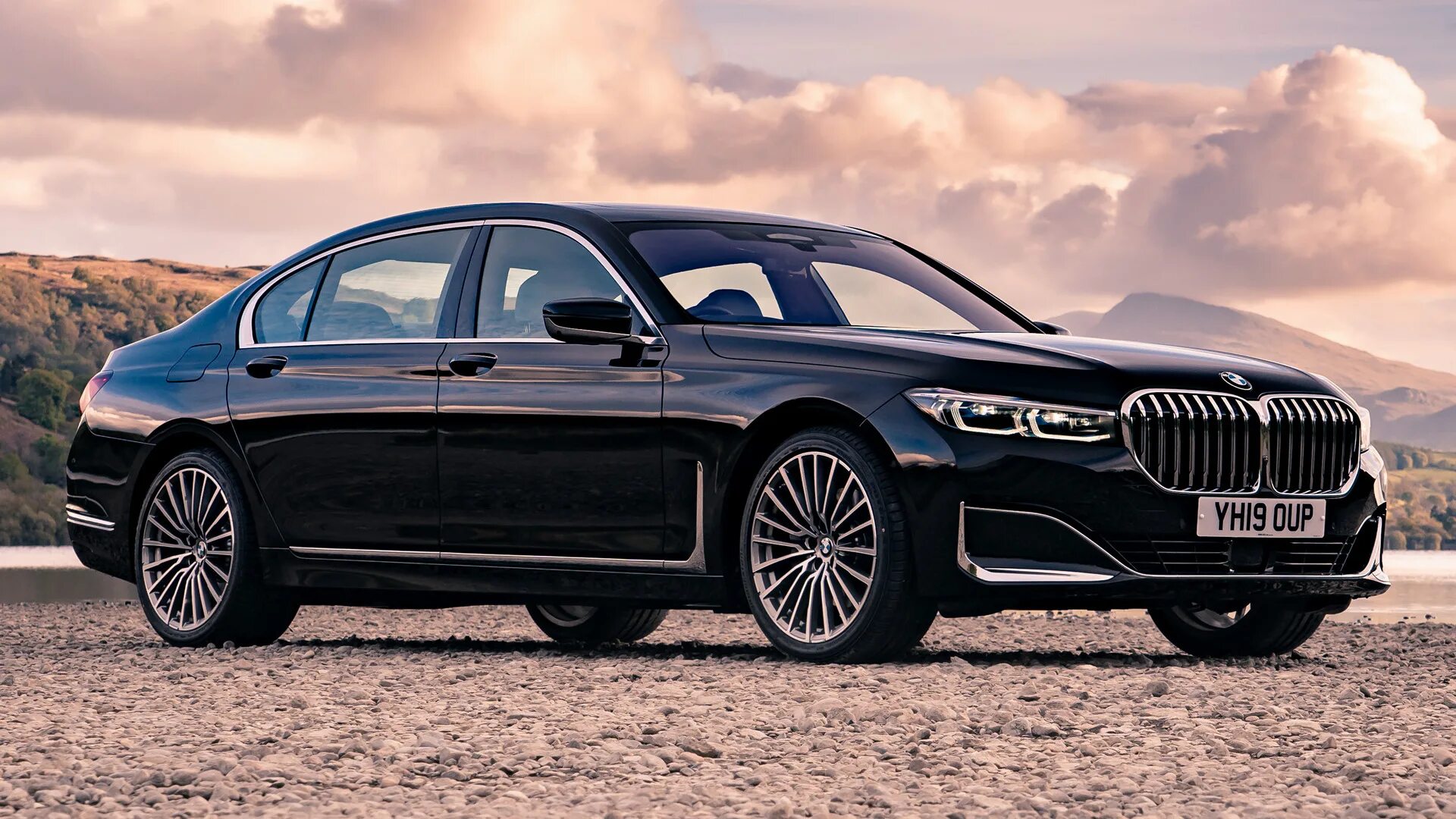 Bmw 7 m. BMW 750li g12. БМВ 7 2022. BMW 730ld. BMW m7 2021.