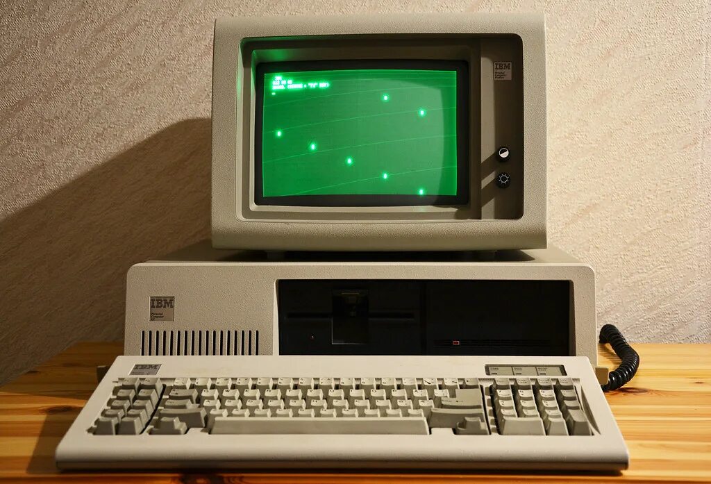 1 личный компьютер. IBM PC XT 5160. Компьютер IBM PC/XT. IBM PC XT 8088. IBM XT 1983.