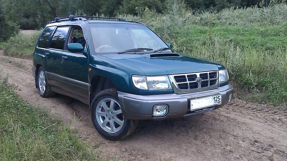 Субару форестер 97 года. Мухобойка на капот субару форестер sf5 1997 год. Субару с правым рулем модельный ряд. Субару форестер 97г. Форестер 97 года.