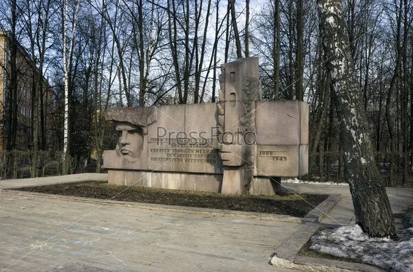 Памятник полетаева рязань. Памятник федору полетаеву в рязани. Памятник ф а полетаеву рязань. Памятник ф а полетаеву рязань. Памятник полетаеву в рязани.