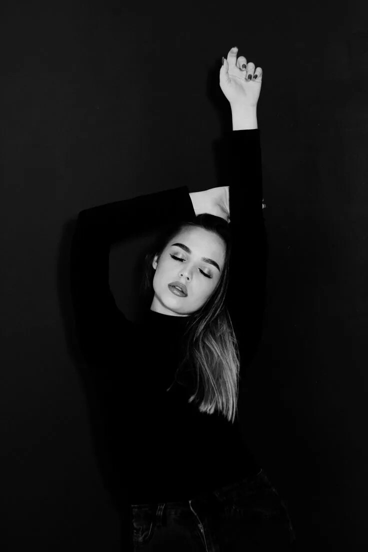 Энн райс готическая фотосессия. Идеи для фото в черном. Женщина в черном платье. Идеи для фото в черном. Идеи для фото в черном.