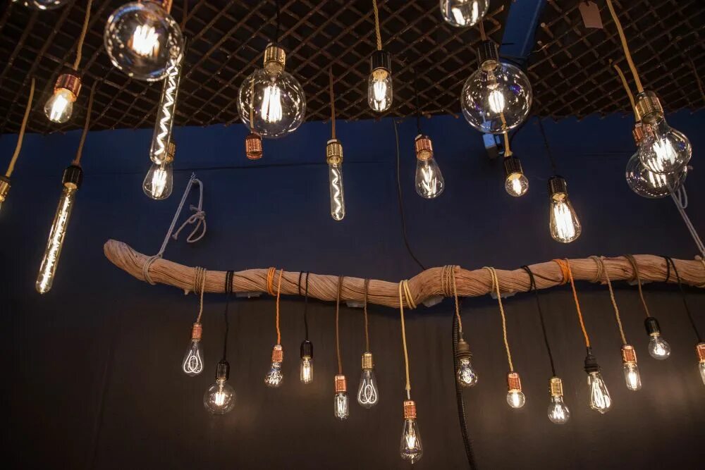 Lee broom crystal bulb. Подвесные светильники над столом. Подвесные светильники потолочные. Лампа вместо люстры. Светильник eglo 94196 tarbes.