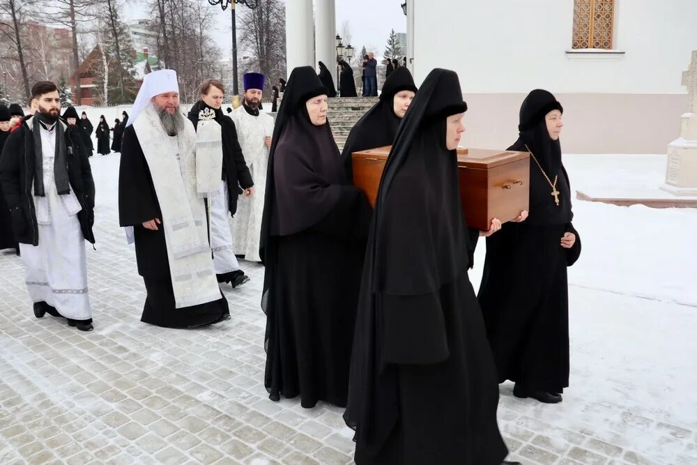 Новотихвинский монастырь в Екатеринбурге. МОГАХИНИ новотизвинского могастыря.