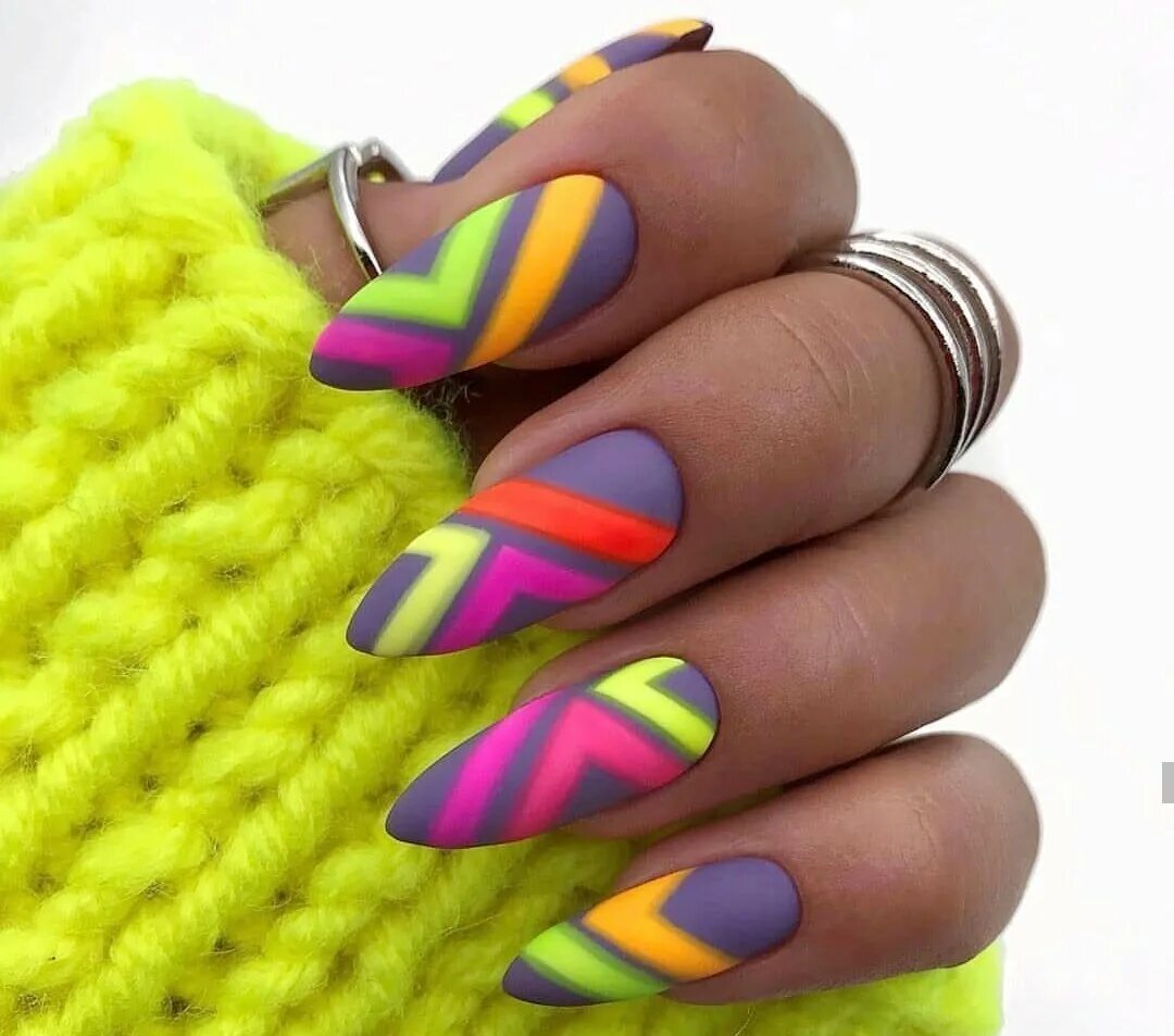 Дизайн с пигментами. Яркий маникюр. Разноцветные ногти. Яркие разноцветные ногти на лето. Яркий разноцветный маникюр.