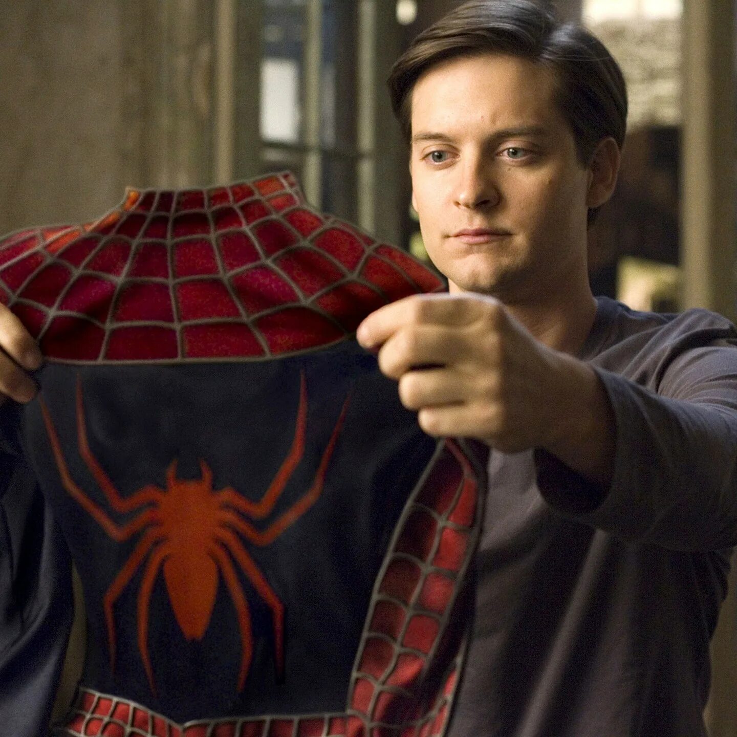 Лучший друг человека паука. Питер Паркер Тоби Магуайр. Spider man Тоби Магуайр. Тоби Магуайр человек паук 2002. Тоби Магуайр 2007.