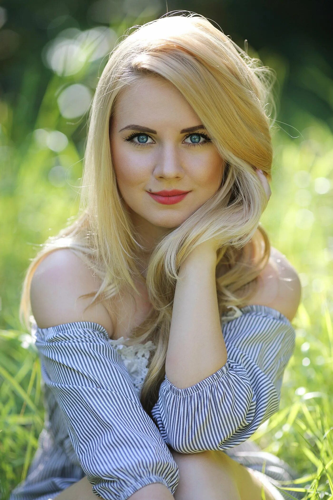 Attractive women. Красивые блондинки. Блондинка с голубыми глазами.