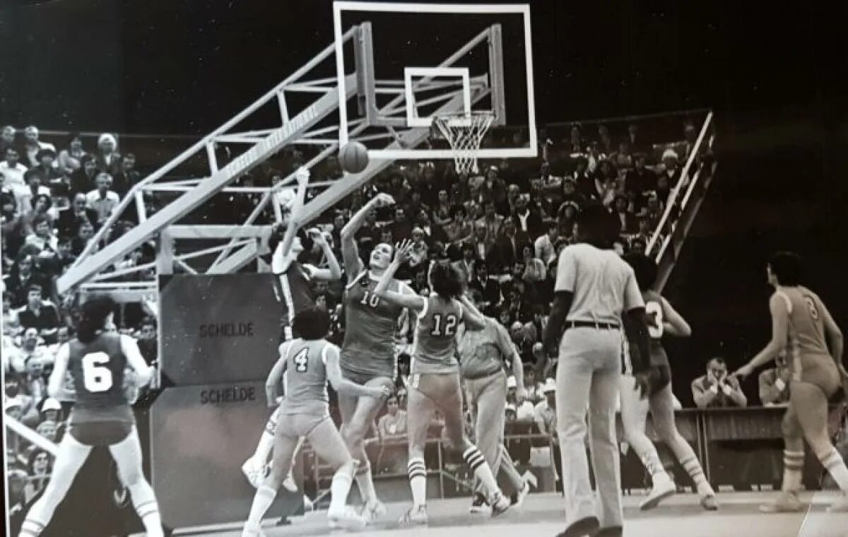 Олимпийских играх в 1976 году в Монреале баскетбол. Олимпийские игры 1988 баскетбол СССР.
