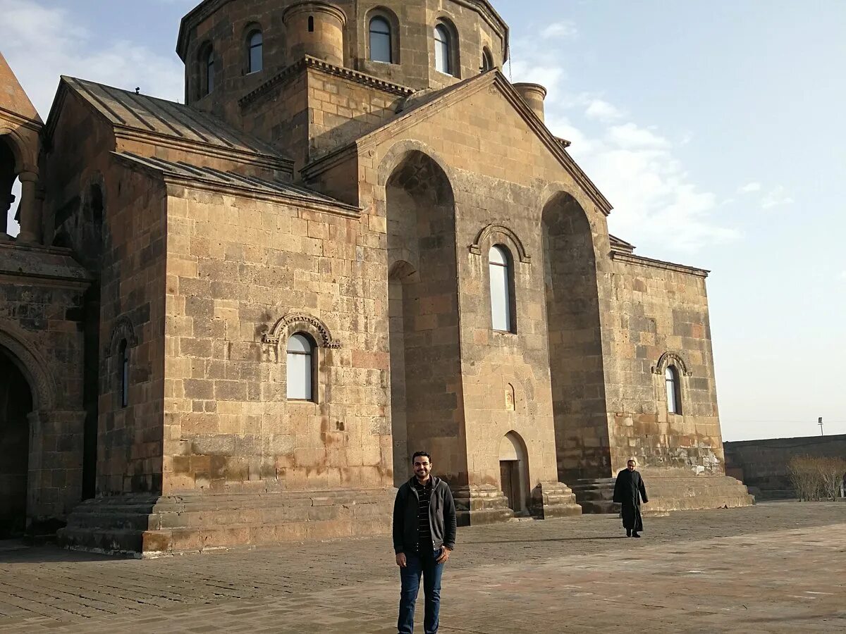 Армавир ереван. Армавир Армения. Армавир (город, Армения). Армавир Армения Октемберян. Армянская Церковь Армавир.