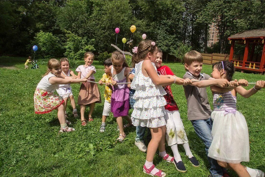 Игровая 1 июня. Детский праздник на природе. Праздник на природе для детей. Етсеи праздник на природе. Праздник для детей на улице.