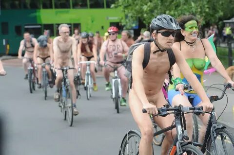 Naked bike marathon archives - voyeurpapa