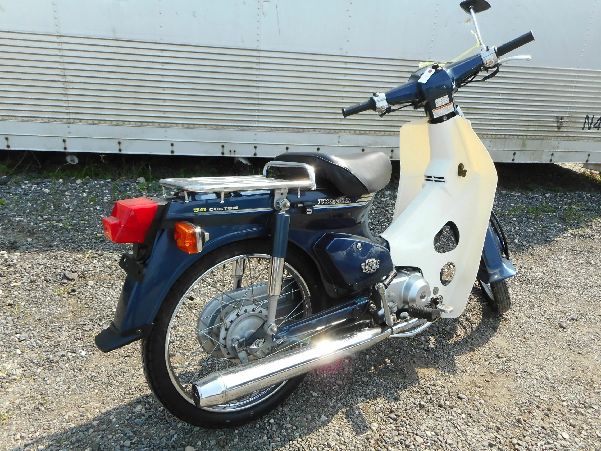 Купить хонда супер каб. Honda super Cub 50. Honda super Cub 50 Custom. Honda Cub 50. Honda Cub 50 Custom.