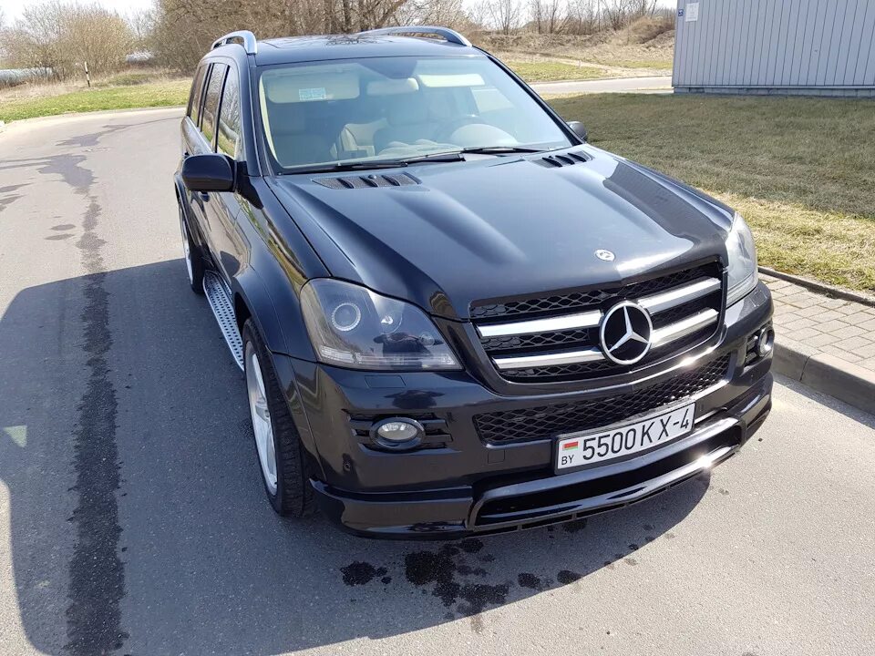 Мерседес gl 164 купить. Mercedes gl500 AMG 164. Mercedes Benz gl 500 обвес. Обвес на Мерседес gl 500. Мерседес gl x164 обвес.