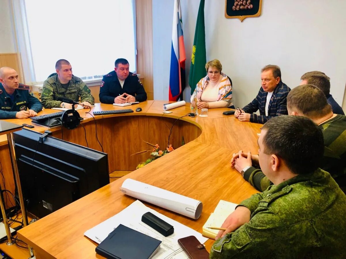 Пропускной пункт на границе. Дтп пограничное управление. Кпп пограничников. Учения пограничников. Змеиногорск пограничники.