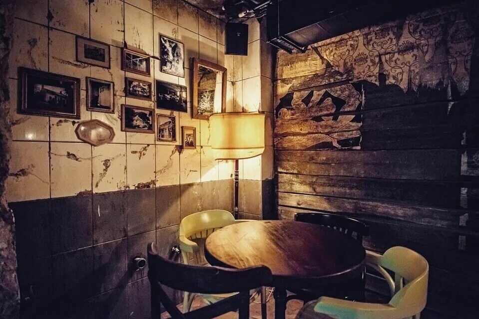 Дом в котором кафе москва. Дом в котором pub россия, москва, улица покровка, 14/2с3. Покровка 14 2с3 дом в котором. Покровка 14 2с3 дом в котором. Дом в котором паб москва.