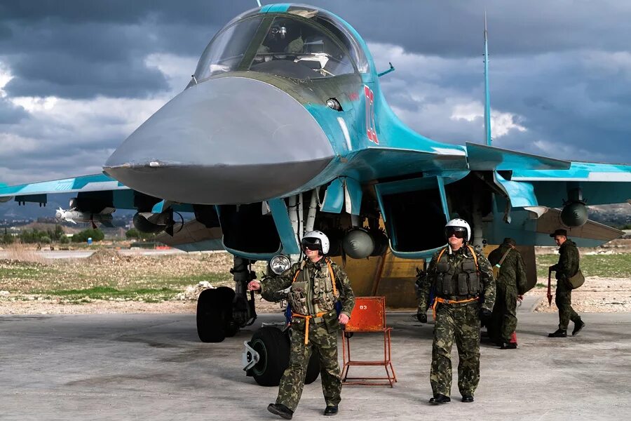 Вкс это. Су-34 на базе Хмеймим. ВКС РФ. ВКС РФ В Сирии. Войска ВКС РФ.