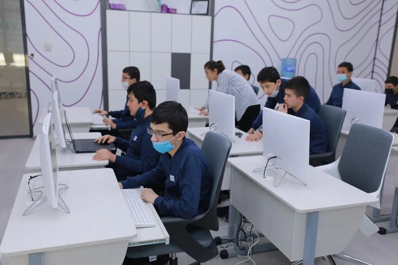 Современный студент. Студенты фото. Интернациональные студенты. Студенты улыбаются. Piima student.