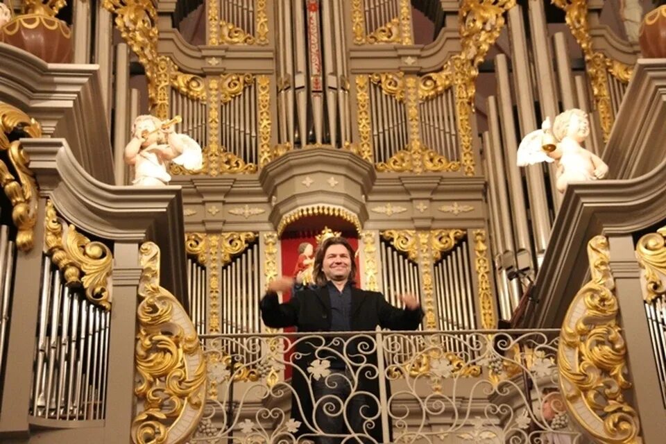 Орган в калининграде купить билет. Калининград органный концерт в кафедральном соборе. Игра в соборе на органе.