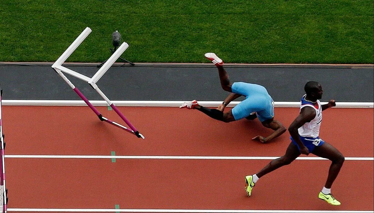 Инвентарь для легкой атлетики. Легкая атлетика барьерный бег олимпийские игры. Барьер для бега. Легкая атлетика барреры. Барьер легкоатлетический регулируемый, планка-фанера.