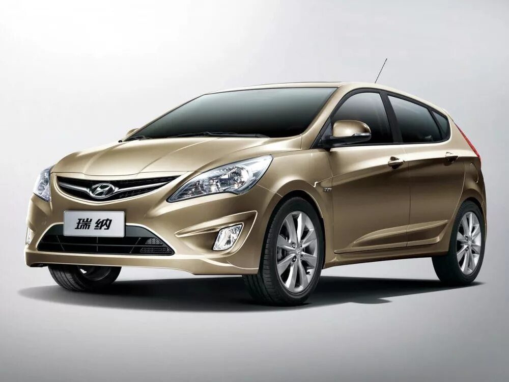 Hyundai verna. Hyundai Solaris Verna. Hyundai Verna 2011. Hyundai Solaris 2010 хэтчбек. Hyundai Solaris i хэтчбек 2010-2017.