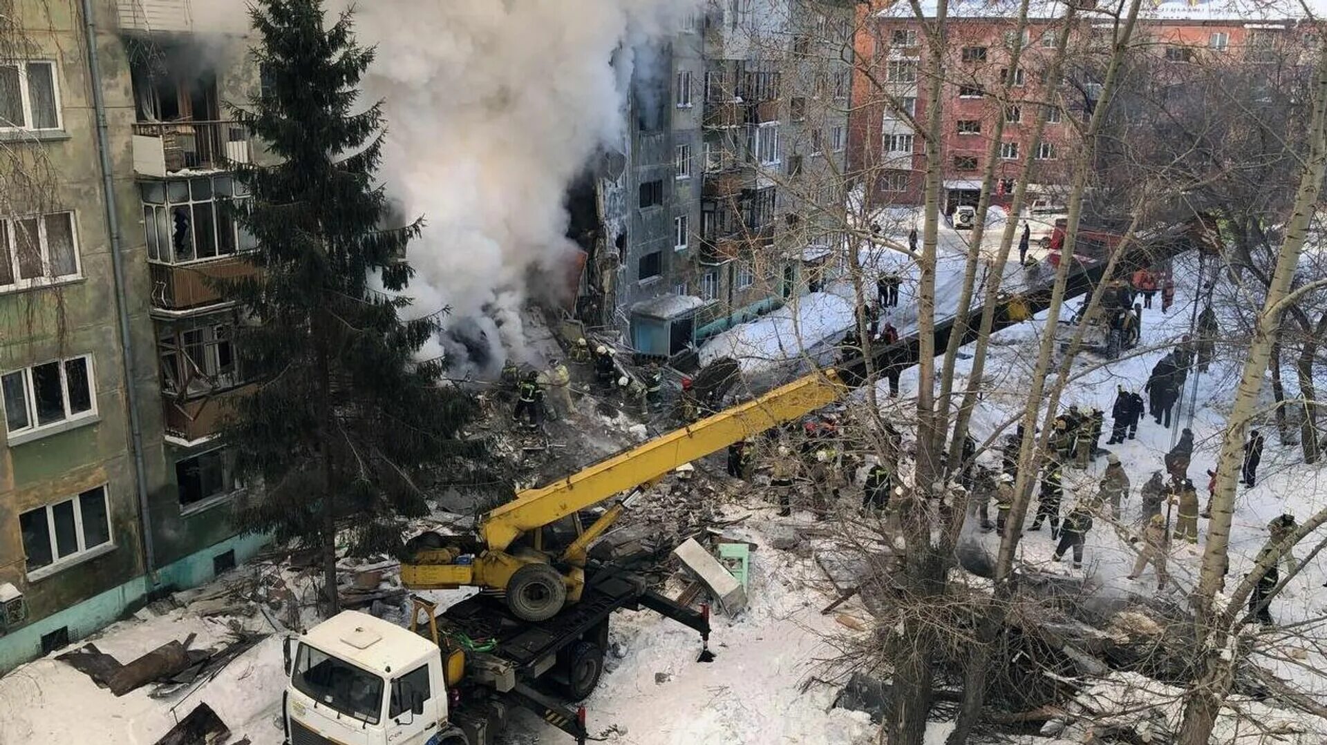 В результате взрыва газа. Новосибирск взрыв газа 09.02. Линейная 39 Новосибирск взрыв. Новосибирск взрыв 9 февраля 2023. Взрыв здания.