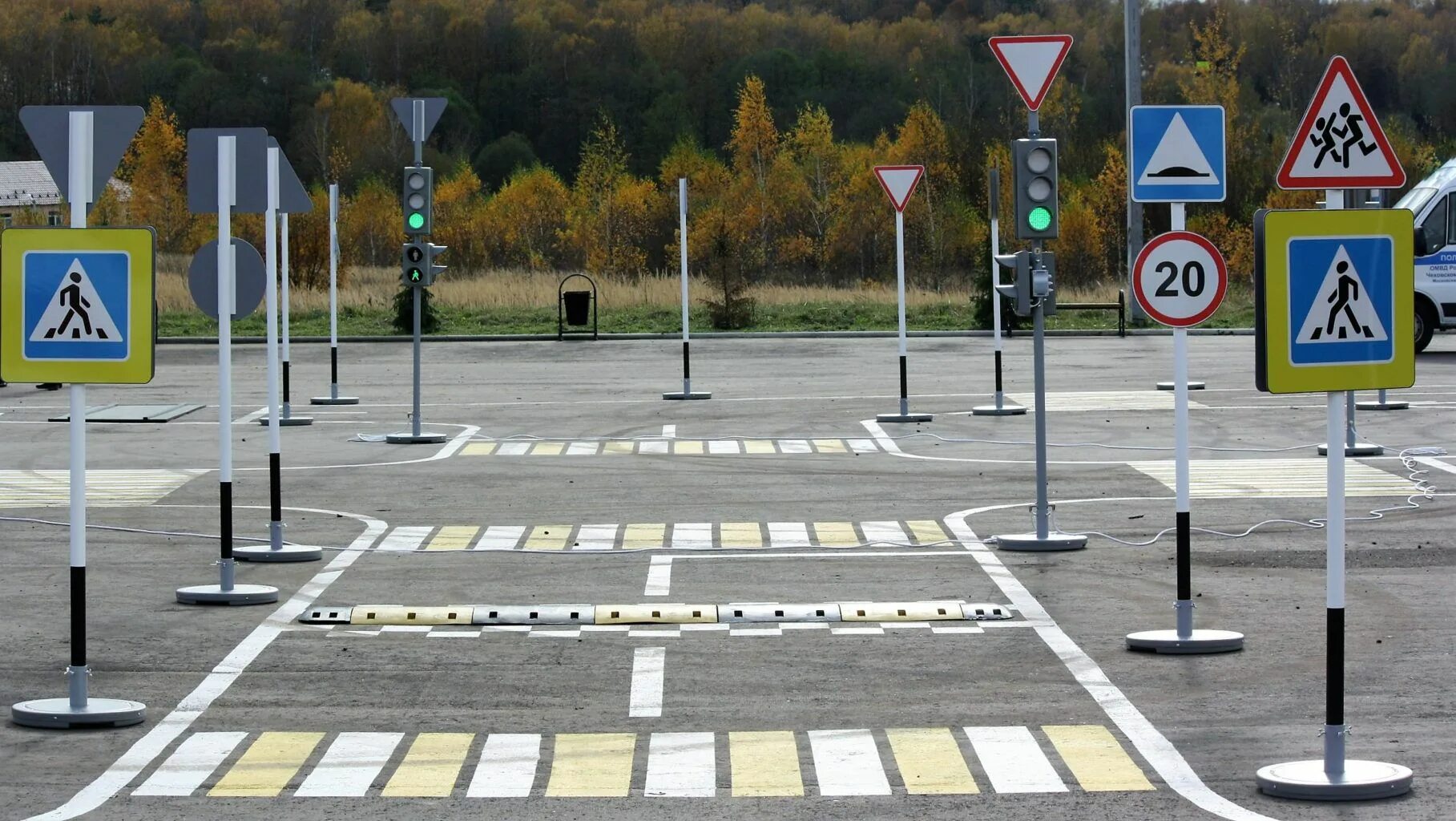 автогородок на территории детского сада. автогородок парк раздолье. автогородок для детского сада. чем отличается автогородок от автоплощадки. проект детского автогородка.