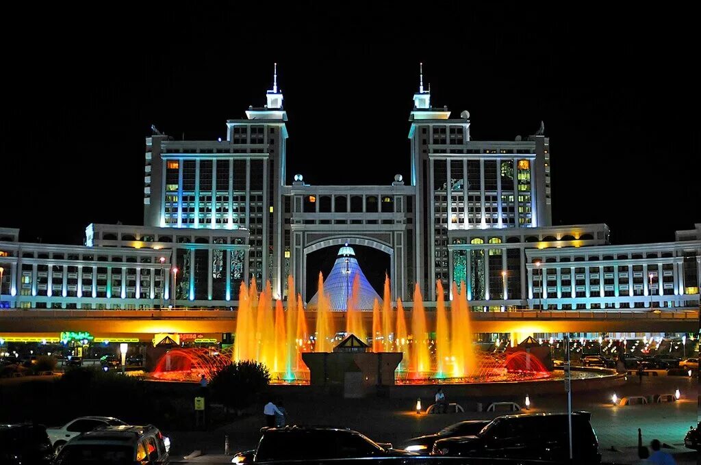 ритц карлтон астана. нурсултан алма ата. байтерек фото. бульвар нуржол астана. водно-зеленый бульвар астана.