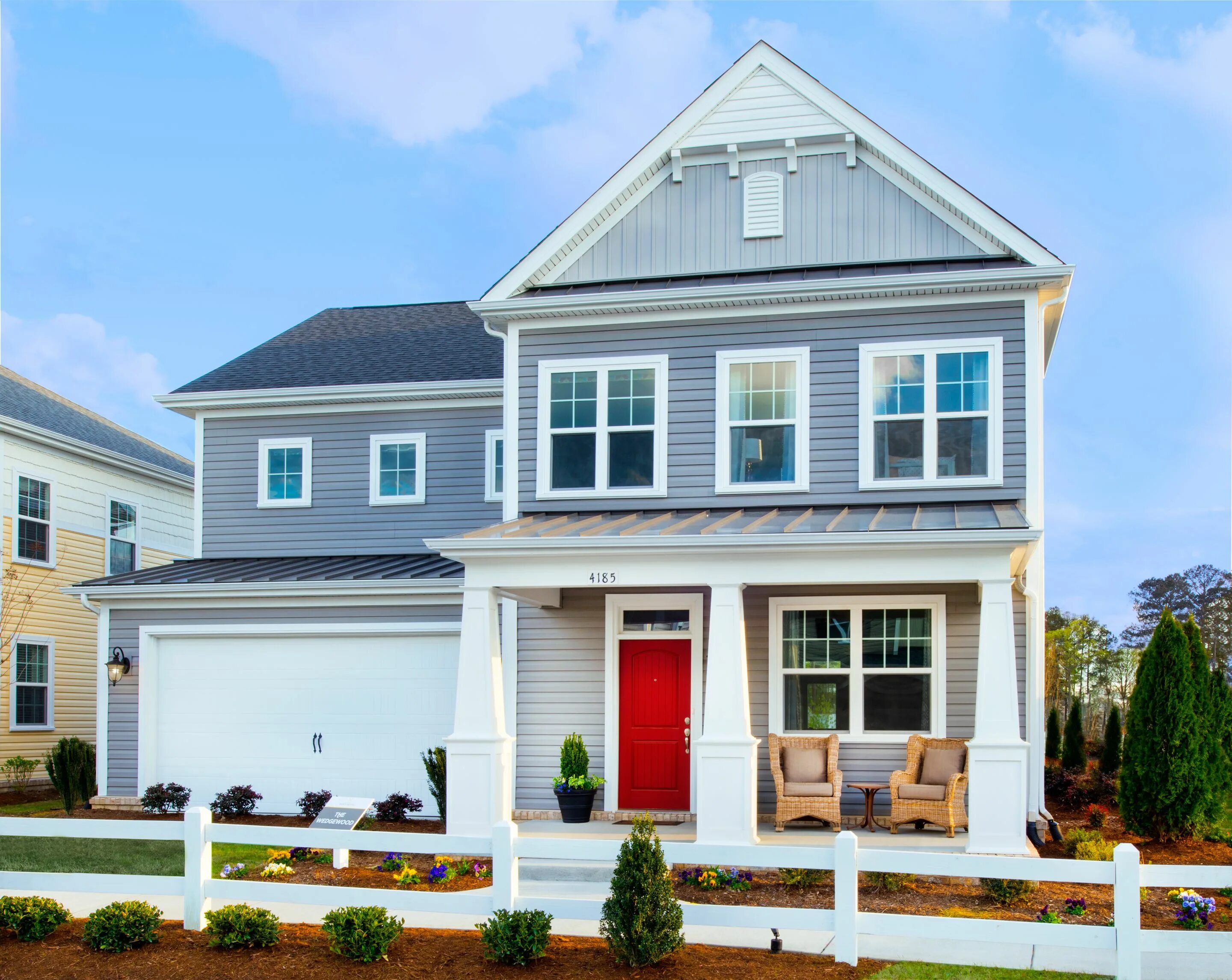 Пригород антонио хаус в америке. Bore in the house. Bore in the house. Небольшой американский дом. Bore in the house.