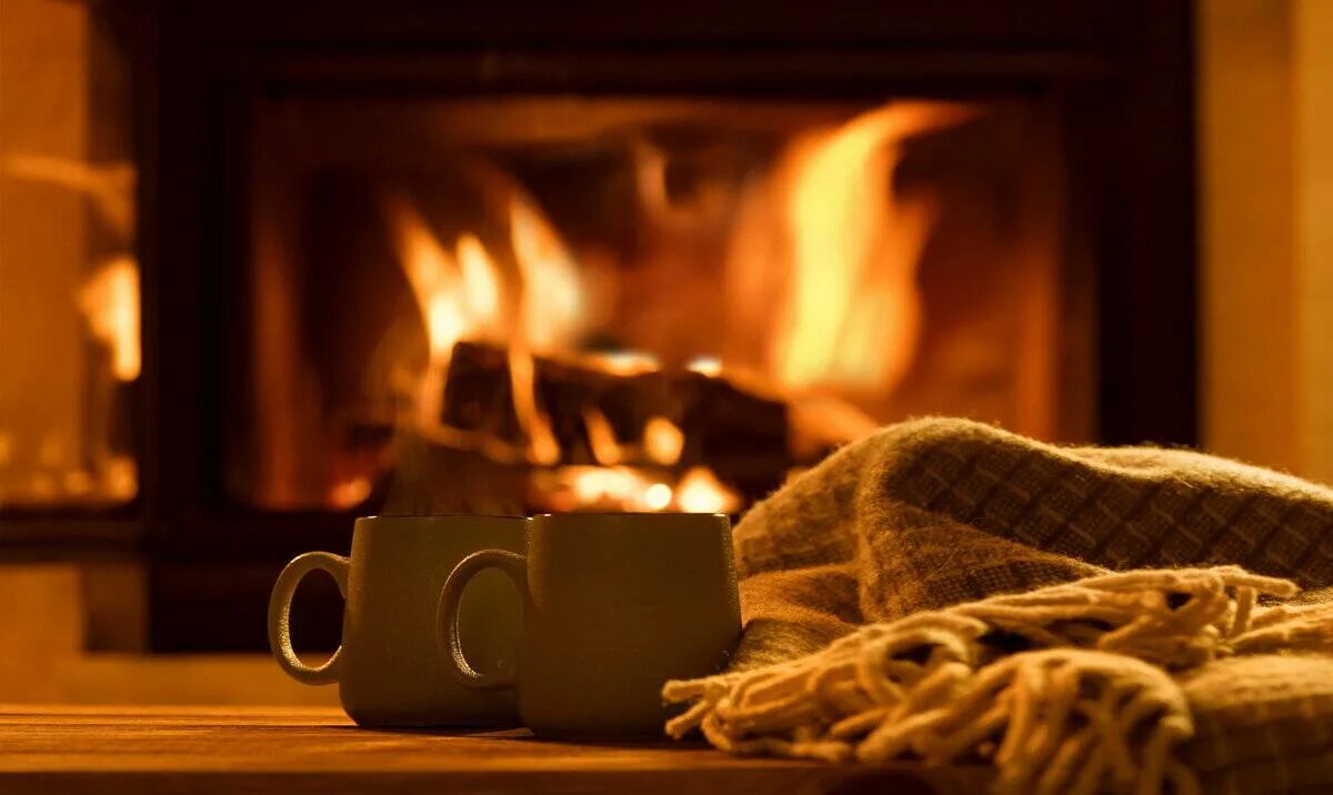 Тепло и защитит от. Камин уют. уют и тепло. тепло и уют в доме. вечер у камина эстетика.