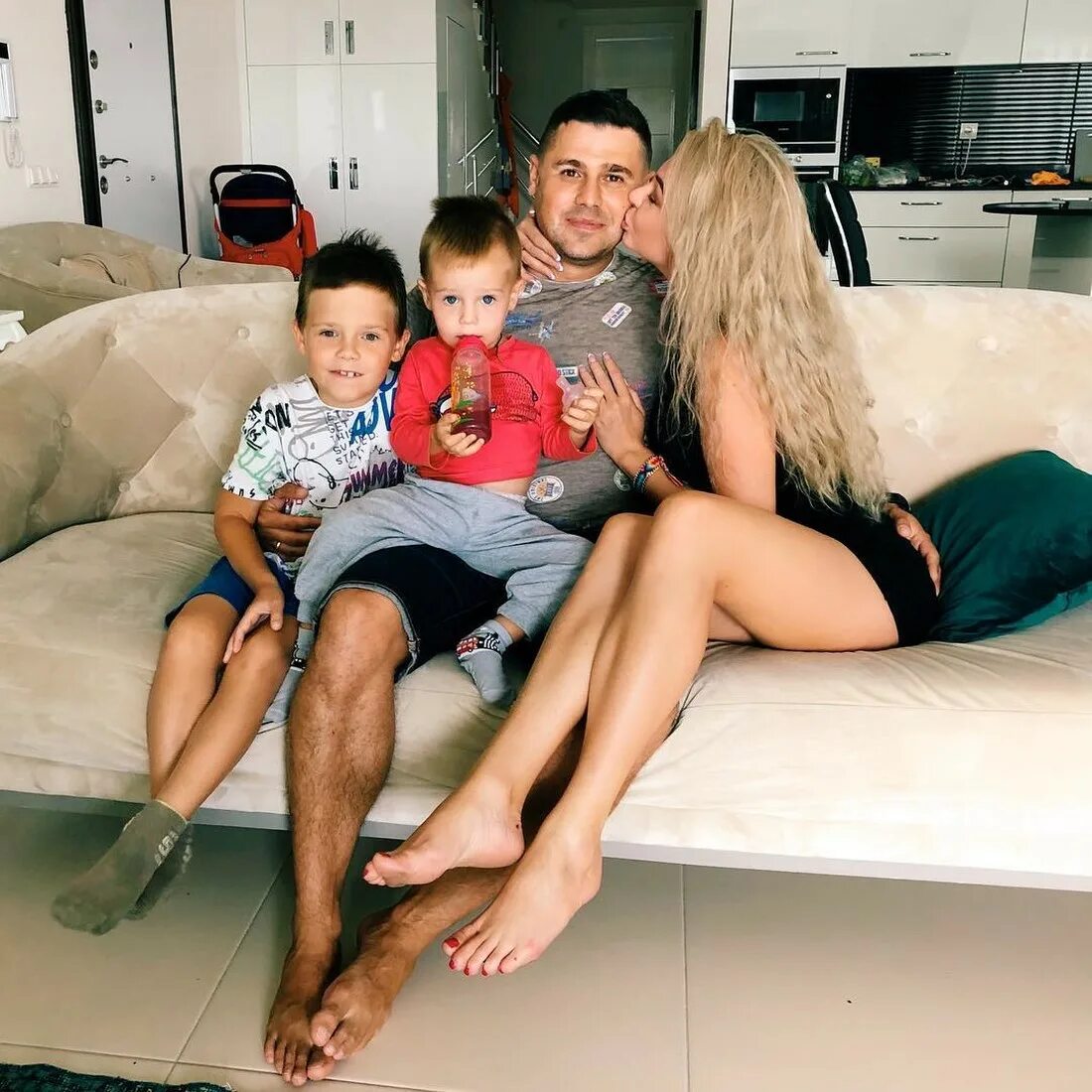 дарья пынзарь 2020. дарья пынзарь сейчас 2021. дарья пынзарь и сергей пынзарь. дарья пынзарь. семья пынзарь.