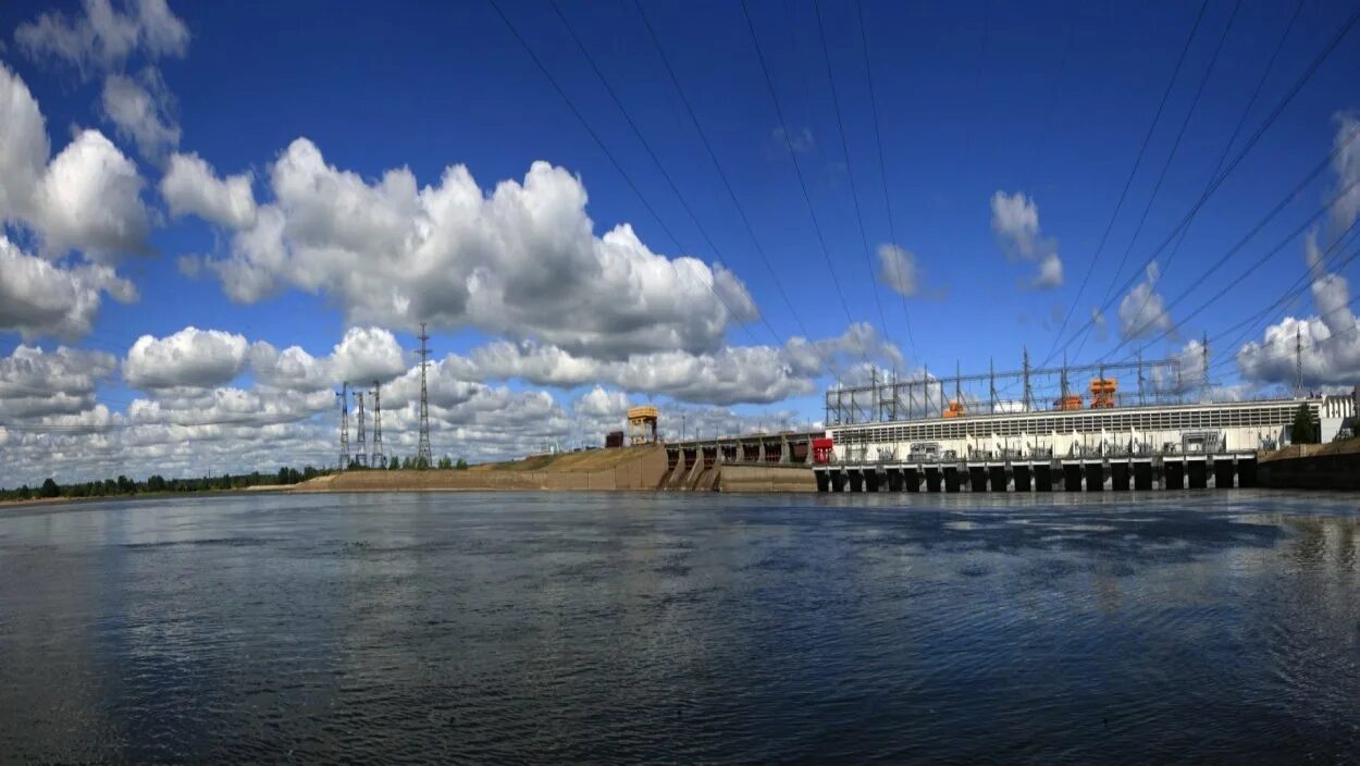 Воткинская гэс кама. Воткинская гэс пермский край. Воткинская гэс река. Воткинская гэс кама. Воткинская гэс пермский край.