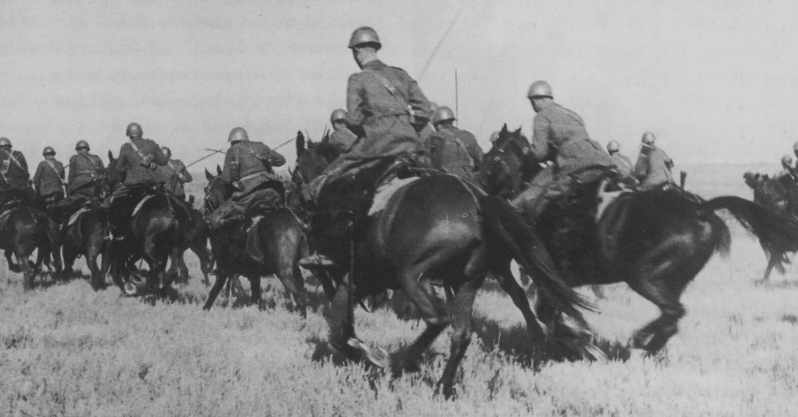 Начало широкого использования конного войска. Конная кавалерия на войне 1941-1945. Итальянская кавалерия 1 мировой войны. Конница Буденного в Великой Отечественной войне.